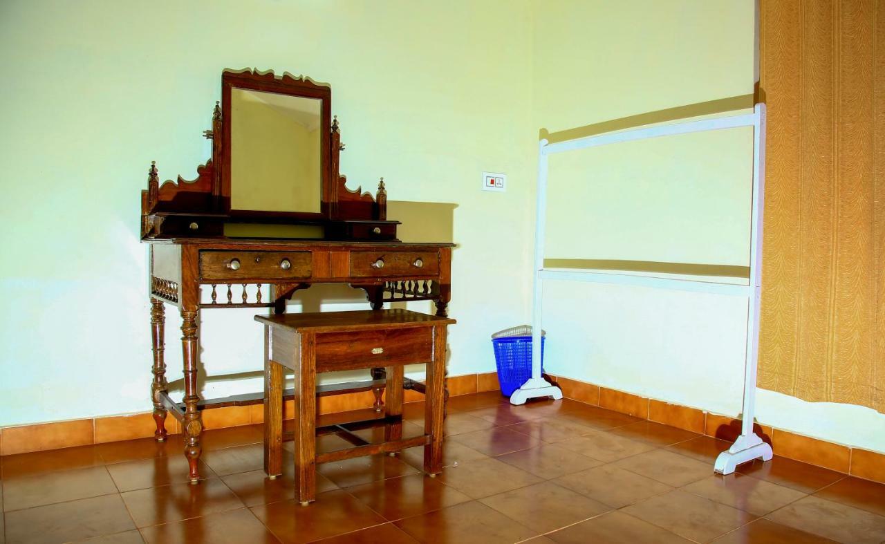 Tea Tours Ripon Heritage Bungalow Meppadi Exterior photo